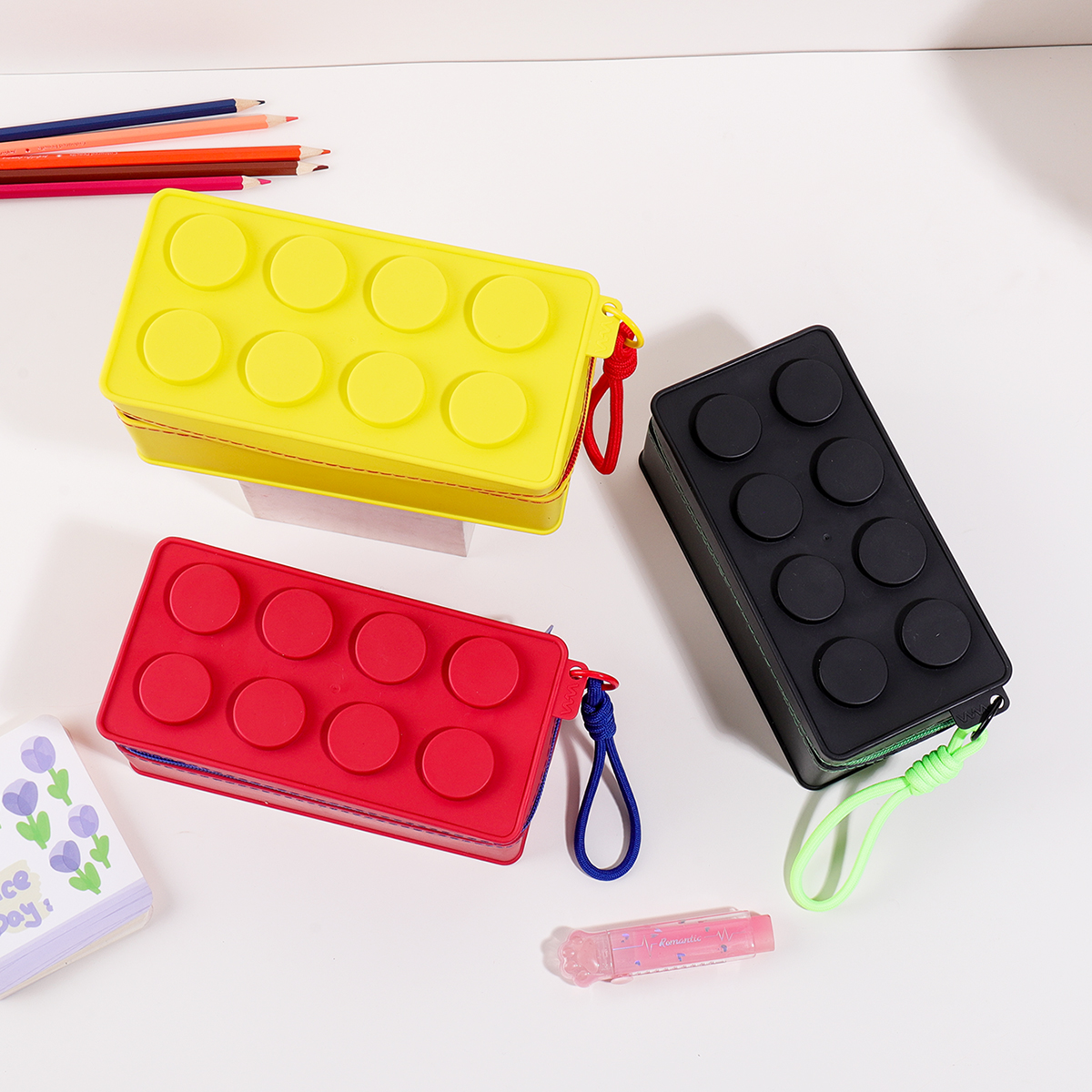 Retro monochrome building bloc - Stationery And Office Supply Stores incelemesi ve fiyatı